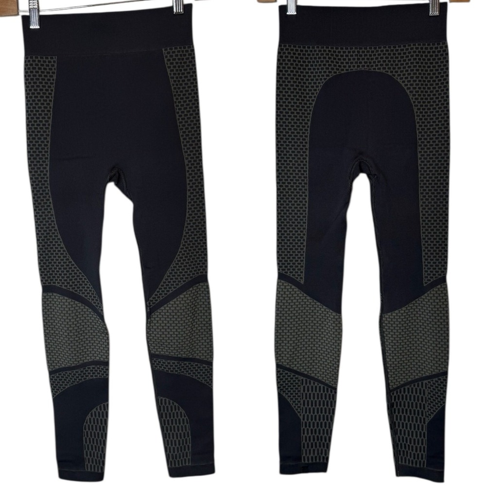 Lululemon About That Base Tight in Black / Slate size‎ 4 - Picture 2 of 7